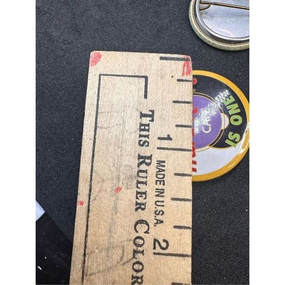 2 Vintage RARE UNIQUE Hard Rock Cafe Button London - New York and CLASSIC VINTAG - Picture 4 of 6